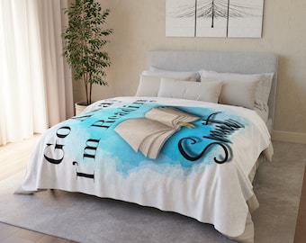 Go Away - I'm reading Smut  -Fleece Sherpa Blanket