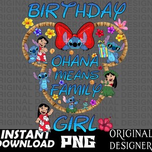 Puede incluir: Un personaje Stitch azul y blanco con un lazo rojo y el texto "Birthday Girl" en un c&iacute;rculo azul. El texto "Ohana Means Family" est&aacute; escrito en un c&iacute;rculo blanco con un contorno marr&oacute;n. El fondo es gris.