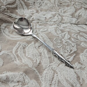 Deep silver flatware deals