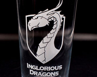 Vaso de cerveza cónico de una pinta personalizado - Texto o logotipo grabado - Magnífico regalo grabado para cumpleaños, jubilación, bodas