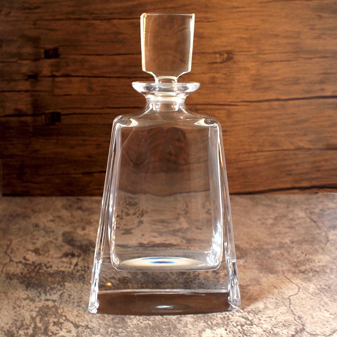 Personalised 600ml Boston Pyramid Spirits Decanter, Custom Engraved ...