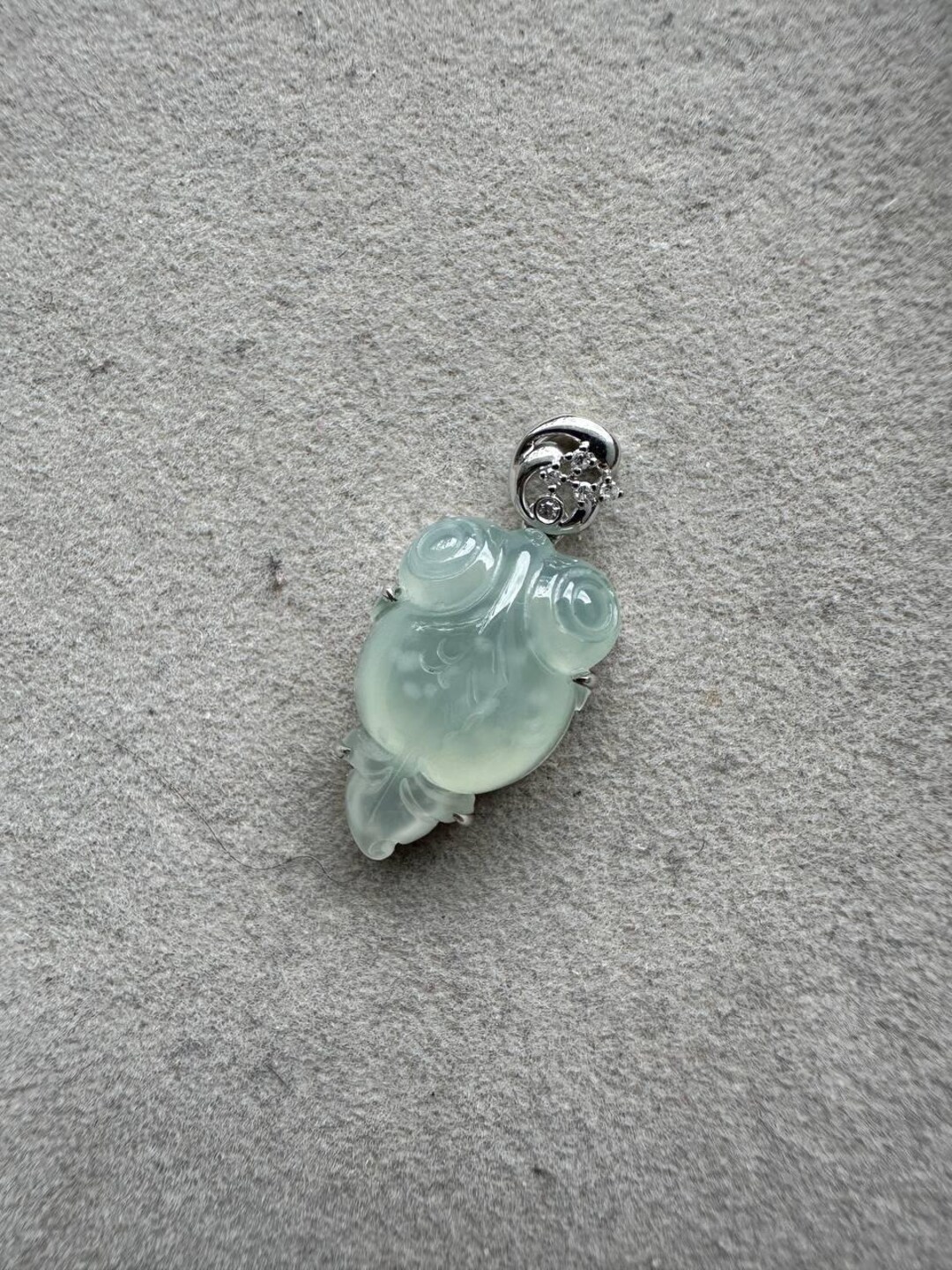 JA224009 Poisson | Icy Snowflake Blue-based Muna Jadeite in