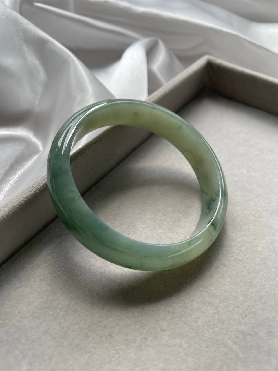 Olivgrüner Jadeit Jade Armreif (Gute Transparenz)
