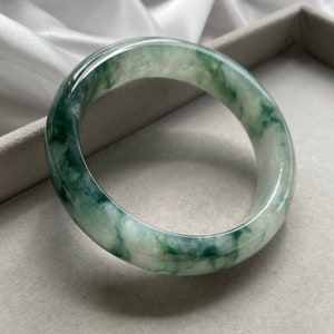 Green Floating Flowers Jadeite Jade Bangle (Good Translucency)