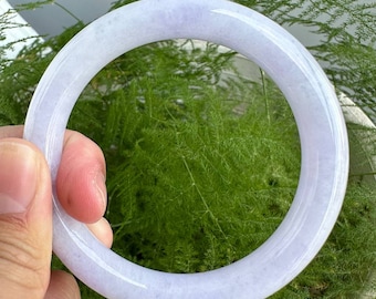 Ein Schultertuch aus Lavendel Rund Jadeit Armreif Größe 59,5