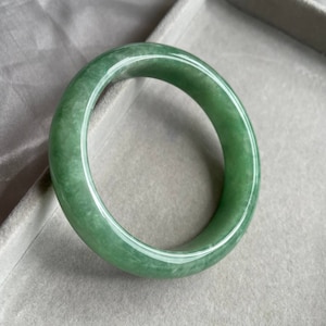 Green Jadeite Jade Bangle (Good Translucency)