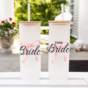 Bridesmaid Gift, Customized Bow Glass Tumbler,Iced Coffee Tumbler,Maid Of Honor Gift, Bachelorette Party, 16oz / 25oz Glass Cup, Bridesmaid