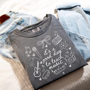 Music Teacher Shirt, New Music Teacher Gift, Funny Music Teacher T-Shirt, Music Teacher Appreciation, Future Music Teacher Tee, Bow Music