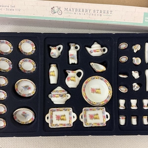 Mayberry Street Miniatures 40 piece Tableware Set for Miniature Doll House