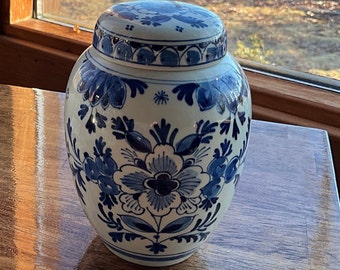 Vintage Royal Delft Porceleyne Fles Ginger Jar 5”, floral design