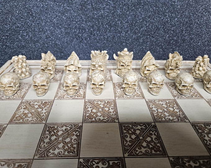 Gothic Skulls Chess set