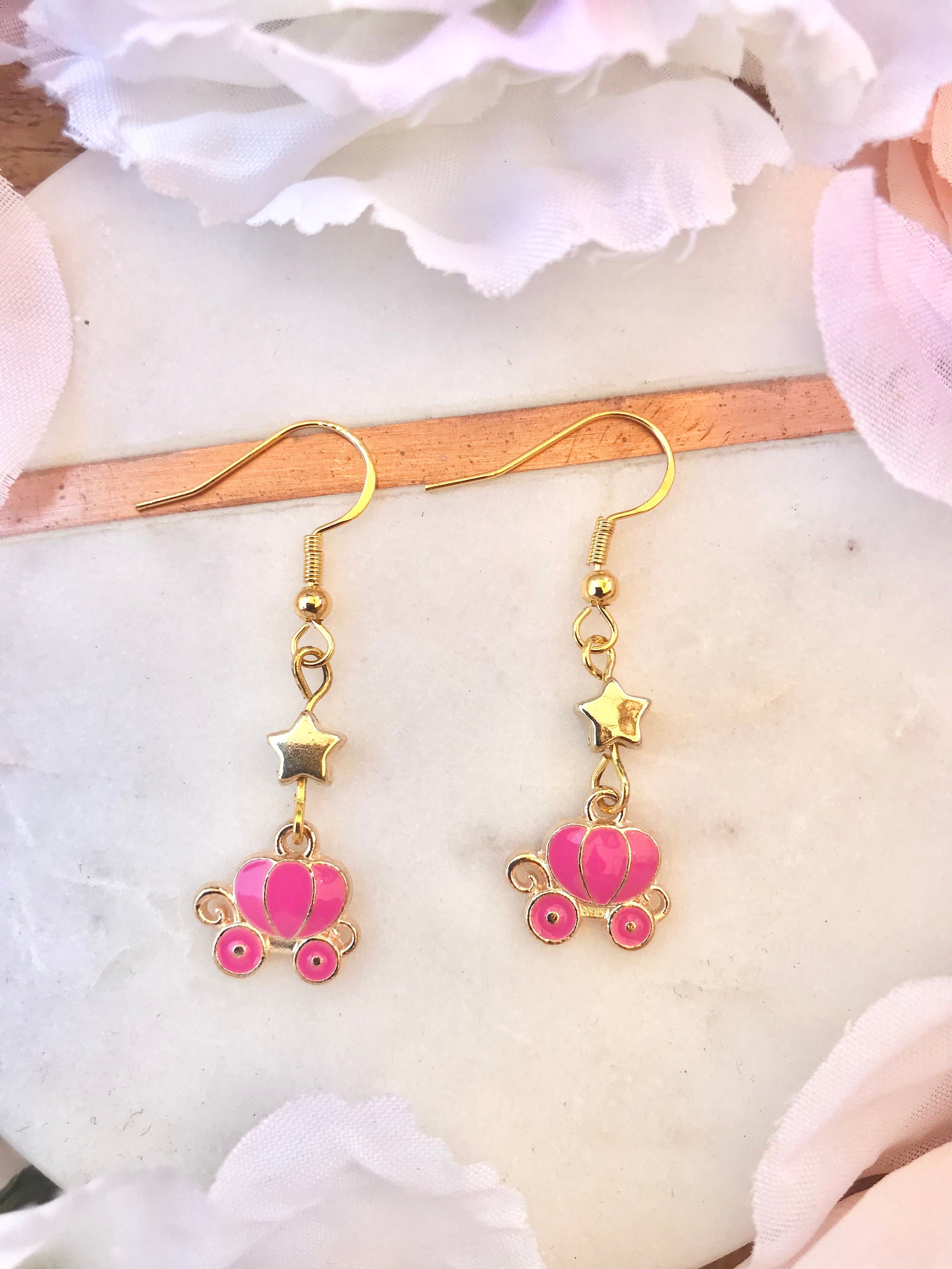 ゴールドとピンクのカボチャの馬車のシンデレラのイヤリング - Etsy 日本