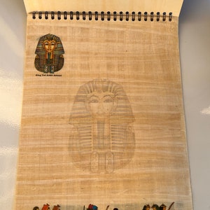 Cuaderno de papiro para scrapbooking para niños y adultos: Dioses, diosas, faraones y deidades de la mitología egipcia antigua. Hojas de papiro originales.