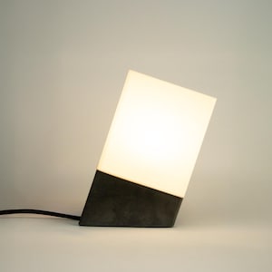 Lámpara de mesa de hormigón hecha a mano: lámpara de escritorio minimalista, decoración moderna para el hogar