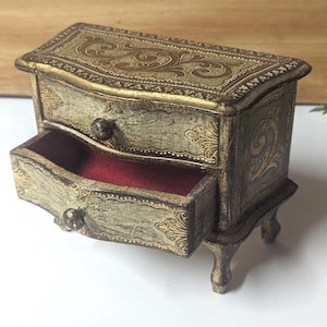 Antique Florentine Venetian wood gilt carved jewellery box