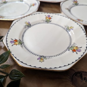 Set of 4 Rare Antique Fenton Tulip 5504 Fine Bone China Side Plates
