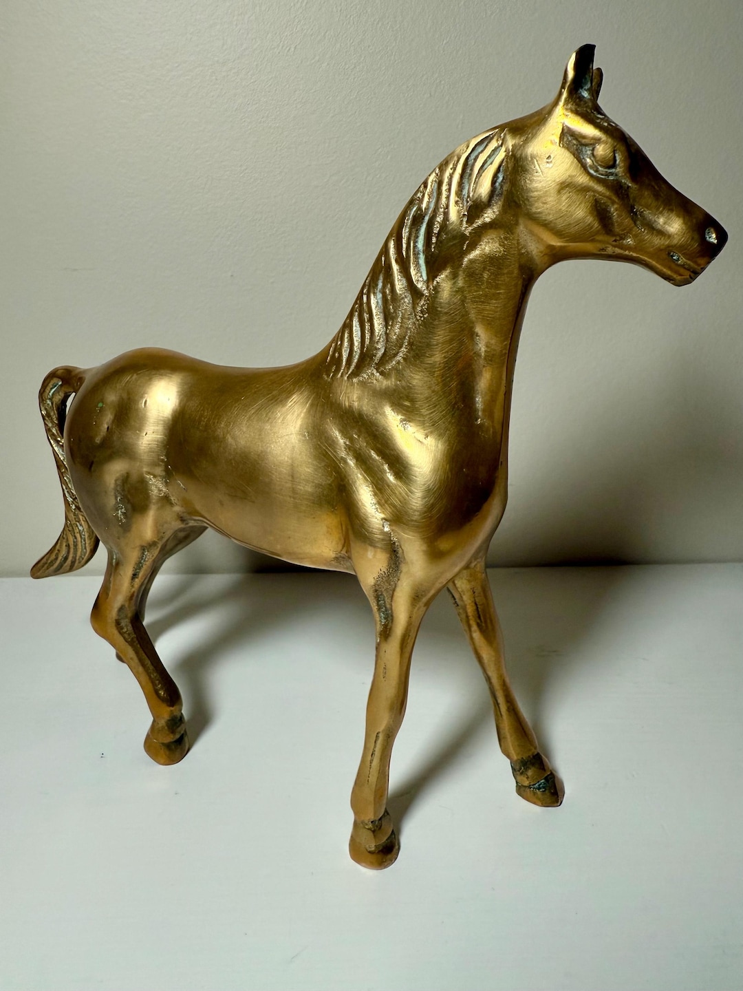 ヴィンテージ 馬 置物 騎馬 真鍮と金属張り合わせ 精巧な造り (よ85) ヴィンテージの真鍮製馬の置物 | 乗馬用装飾品 - Etsy 日本