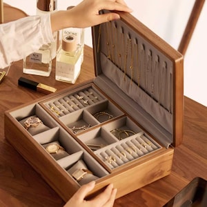 Abschließbare Schmuckschatulle aus Walnussholz, Große Schmuckschatulle für Ohrring-Armband-Ring-Halsketten-Uhr-Organisator, 2-Schicht-Aufbewahrungsbox, Geschenk für Sie