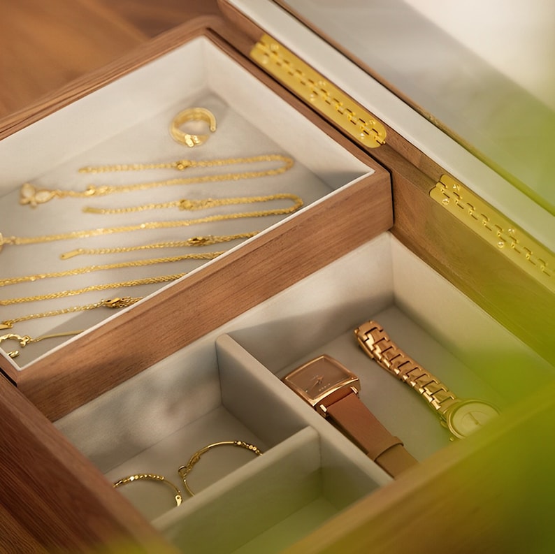 Personalisierte Massivholz-Schmuckschatulle, Walnussholz-Schmuckaufbewahrungsbox mit Glasplatte, Ohrring-Armband-Ring-Halskette-Uhr-Organizer für Sie Bild 5