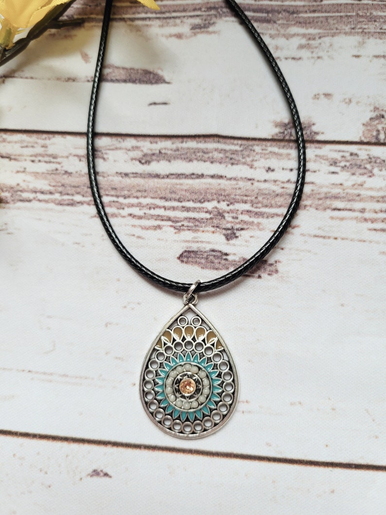 Rumtock Teardrop Pearl Pendant Necklace - Vintage Boho Choker For Women, Gold Tone - View #10