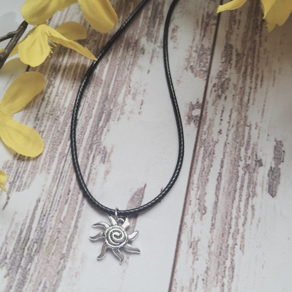 Y2k necklace grunge, 90s necklace, silver sun necklace, black cord necklace indie, festival necklace for teenage girl birthday gift boho