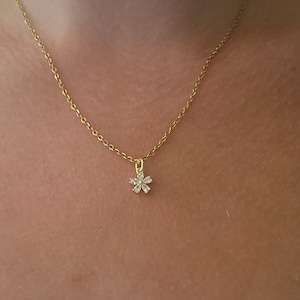 Dainty Gold Flower Necklace, Gold Charm Necklace, Tiny Flower Jewelry, Gift For Her, Christmas Gift, Bridesmaid Gift, Wedding Gifts