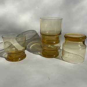 Set aus 4 1960er Jahre MCM vintage rauchgelben bernsteinfarbenen Spirituosengläsern - Whiskygläser c1960s