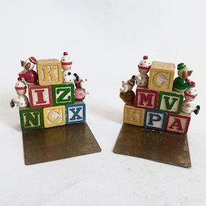 Vintage ABC Holz Block Buchstützen. Messing Basis Holzklötze Clown Hunde / Clown Kinderzimmer, Kinderzimmer, wunderlich / Babypartygeschenk