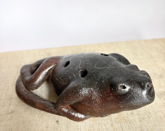 Vintage Ocarina leguanen hagedis klei terracotta aardewerk volkskunst fluitje fluit blaasinstrument