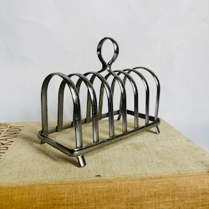 Vintage Classic English Silver Plate Footed Toast Rack 6 Slice Holder / Desk Office Letter Holder