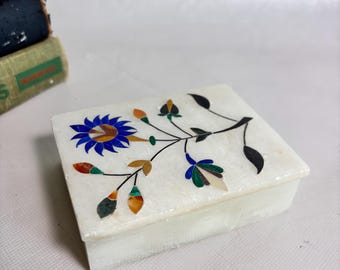 Vintage Alabaster Floral Pietra Dura Inlay Jewelry Box Hand Carved India / White Marble Trinket Box / Storage Box / Container with Lid