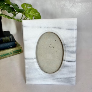 Vintage Classical Marble Stone 5” x 7” Square and Oval Picture Frame / Photo Frame // Marble Accents // Minimalism Decor