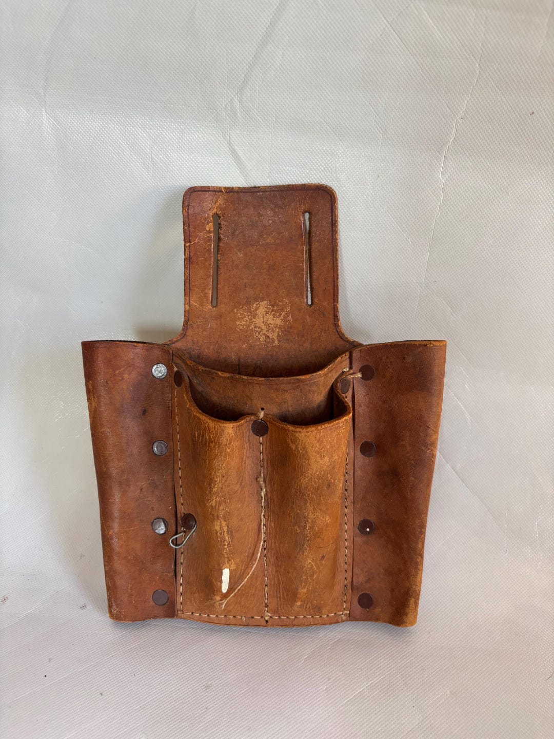 Genuine Leather Tool Pouch With Belt Clip – Heavy-Duty, Waterproof, And Comfortable For Electricians & Carpenters