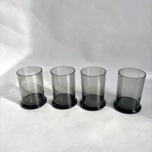 4 Vintage Mid Century Modern Highball Smoke Grey Glass Wide Bottom Whiskey Cocktail Glasses - Conjunto de quatro Smokey Gray Tumbler Glasses