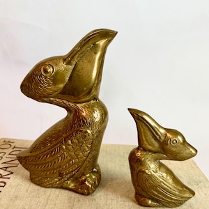 Vintage Paar massive Messing Pelikane Figur Briefbeschwerer Set Vintage Seevogel Strand Ozean Neuheit / Pelikan Statuen / Set von zwei Pelikanen