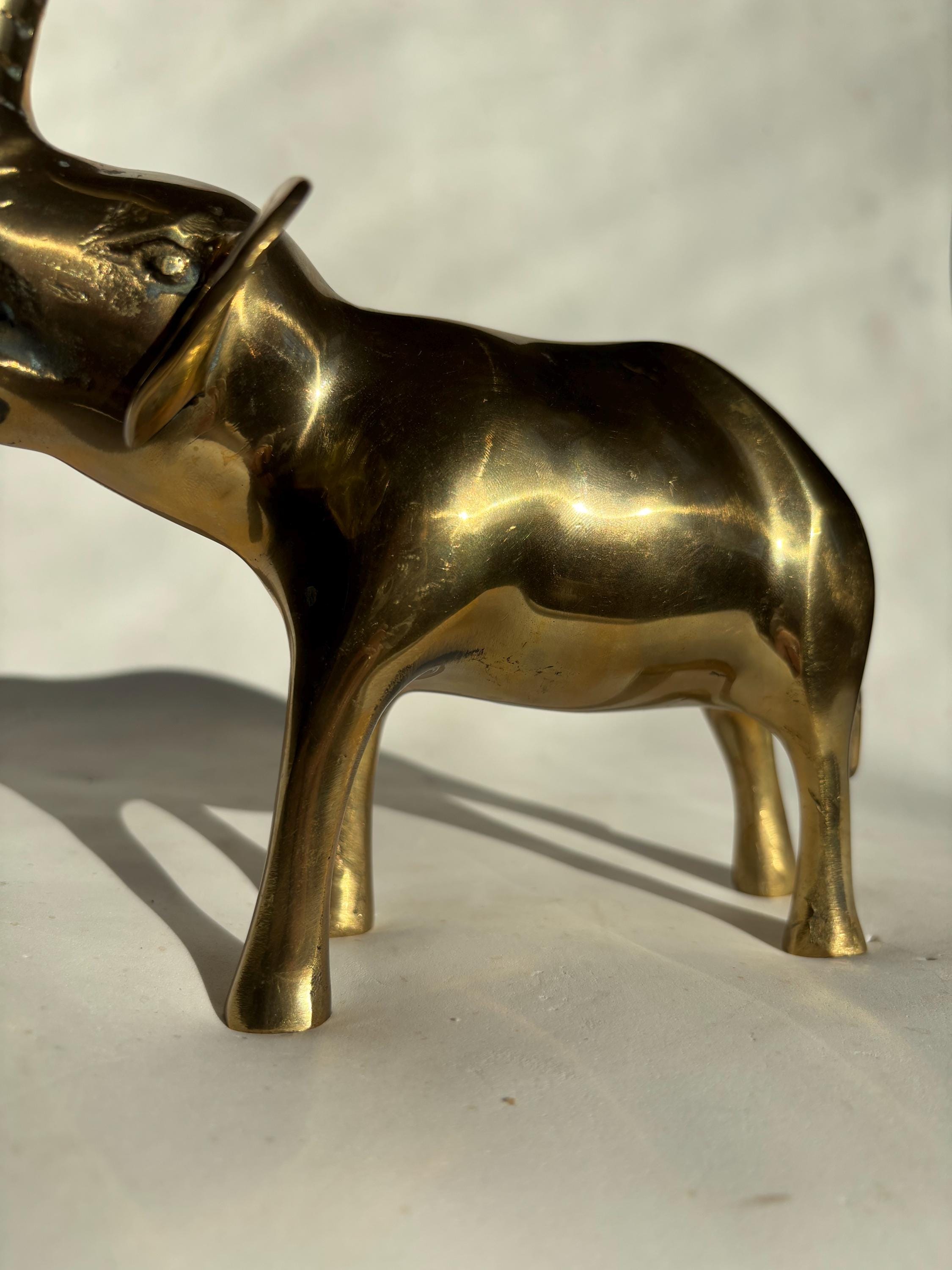 ヴィンテージ 大型 真鍮製 象の置物 彫刻 置物 - 9 インチ 真鍮製 鼻を