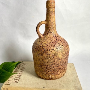 Vintage Decoupage Volkskunst Mosiac gewickelte Glasflaschen-Vase mit Griff / Akzent-Dekor • Vintage / jimmyjohn /demijohn Weinflasche mit Korken