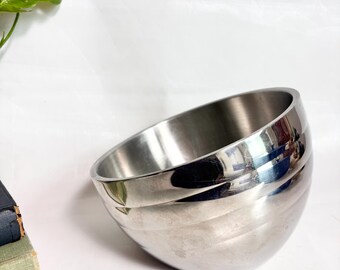 Vintage Vollrath Angled Beehive Double-Wall Insulated Stainless Serving Bowl – 1.9 Qt/ Postmodern Chrome