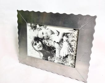 Vintage 1990s Postmodern chrome silver wavy / squiggly picture frames / 5” x 7” Photo Frame by Terragrafics