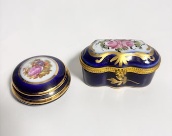 Vintage Set of Limoges FRANCE Castel Classical Couple Design Small Trinket Boxes / Pill Box / 22K Gold & Cobalt