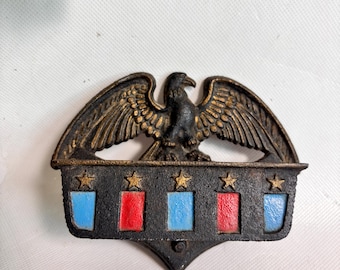 Vintage Wilton Cast Iron Hanging Match or Toothpick Holder with Bald Eagle Americana / Vintage 1950s Kitchen Dining / Primitive Metal Decor
