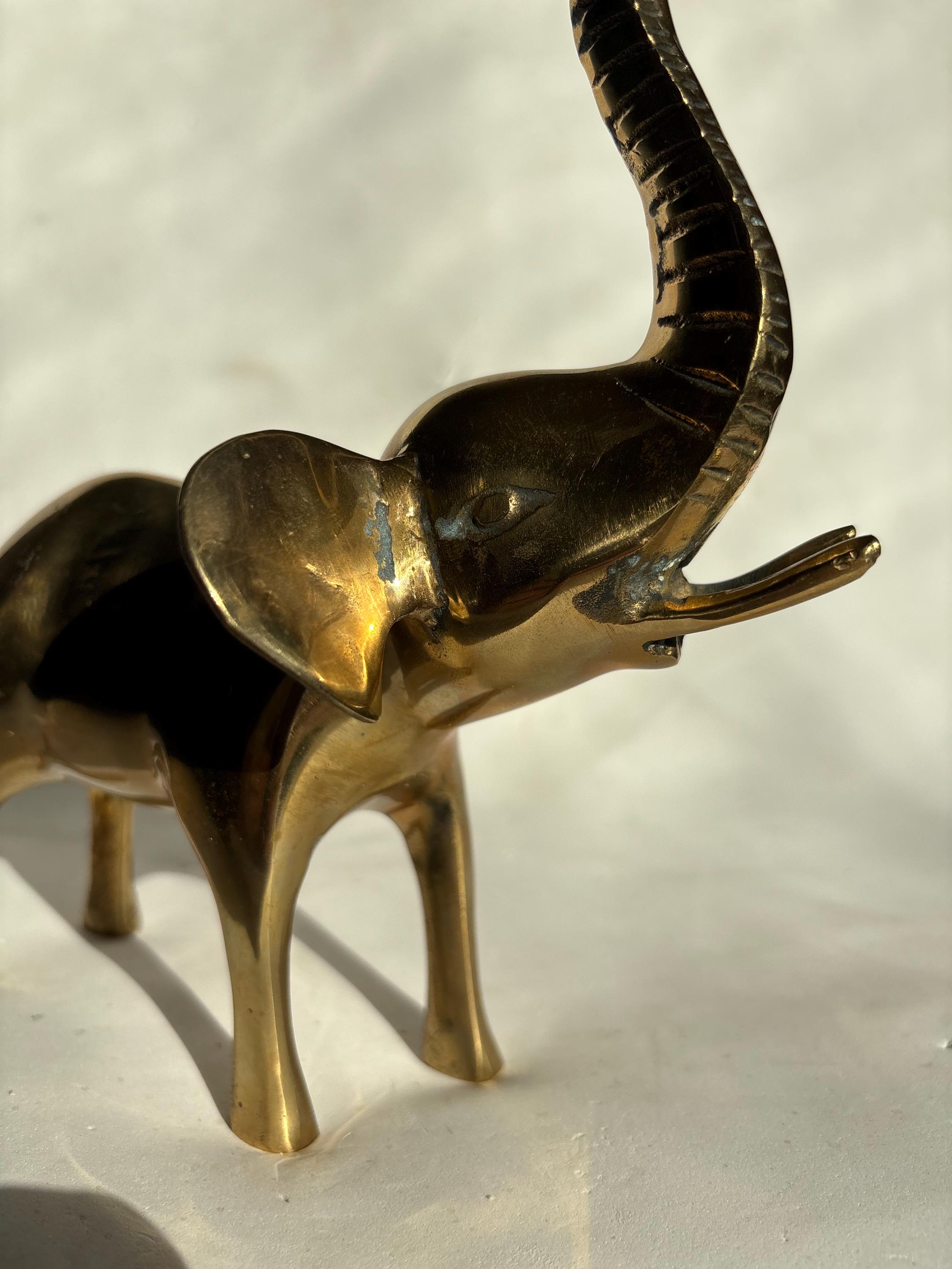 ヴィンテージ 大型 真鍮製 象の置物 彫刻 置物 - 9 インチ 真鍮製 鼻を