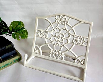 Soporte para libros/recetas de hierro fundido esmaltado blanco vintage con diseño floral - Soporte para libros/soporte para recetas de cocina
