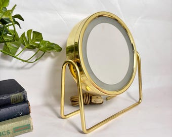 Vintage beleuchteter Kosmetikspiegel aus Messing, 5-fach vergrößernd, verstellbar - Tischspiegel aus Messing / Schminkspiegel / Badezimmerspiegel
