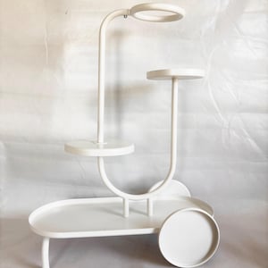 Postmoderner Stil IKEA Chilistran Blumenständer Weiß Metall Stehen Aufbewahrungswagen mit Rädern - 3 Tier / 4-stufiger moderner Pflanzenhalter