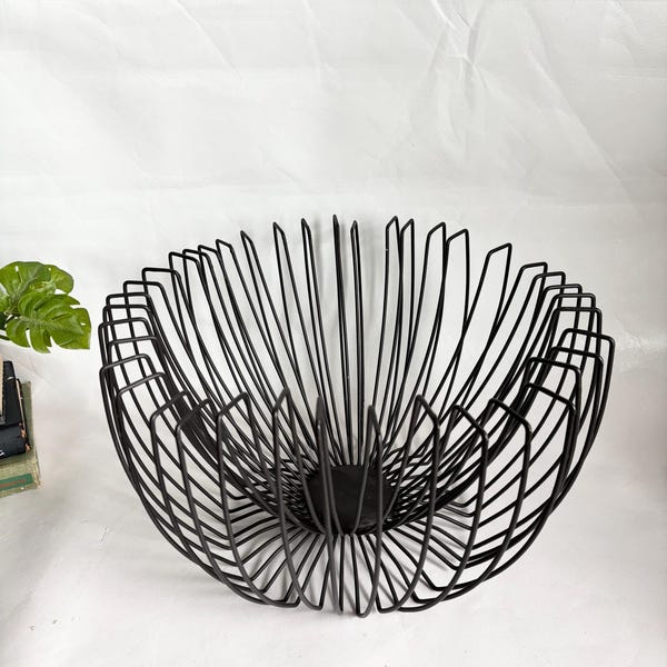 Vintage Large 14” Postmodern Bent Wire Sculptural Fruit Bowl / Black Wire Modernist Bowl / Design similar to Ikea Tradig