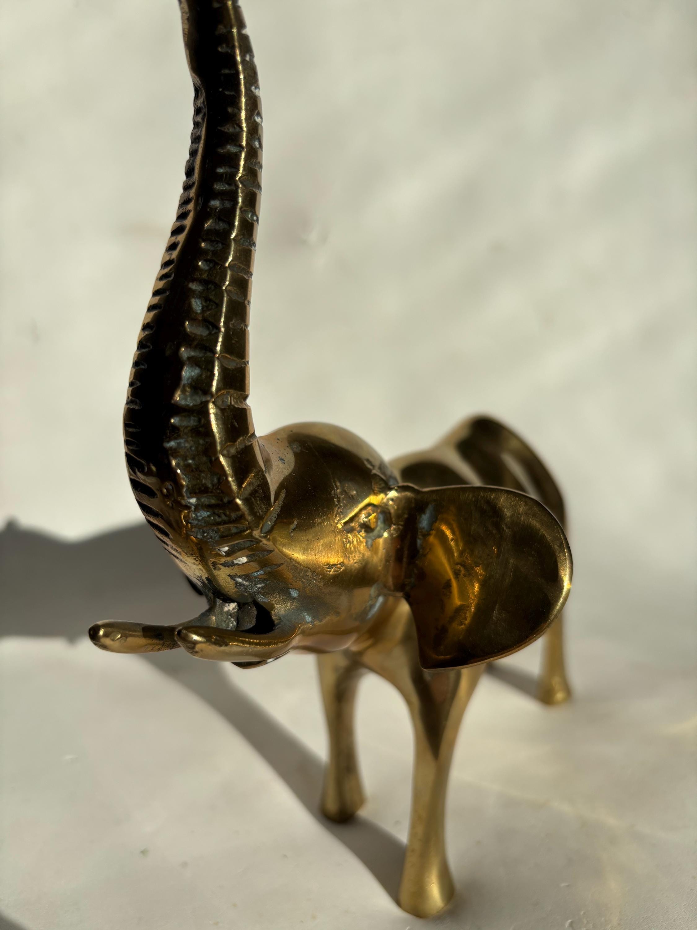 ヴィンテージ 大型 真鍮製 象の置物 彫刻 置物 - 9 インチ 真鍮製 鼻を