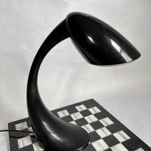 Vintage 1990s Postmodern Verilux SmartLight Curve Natural Spectrum Desk Black Lamp / Modern Shaped Tabeltop Lamp / Bedside Lamp