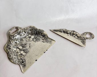 Vintage Two Piece Silver Plate Crumb Table Sweepers / Ornate Floral Design Dustpan / Crumb Tray / Vintage Kitchen, Cottagecore