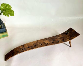 Menorá de madera vintage hecha a mano, de 43 cm de largo, con base y 9 brazos - Menorá del Templo de Jerusalén de la Biblia judía MENORÁ de nueve brazos - Arte de Israel Tierra Santa